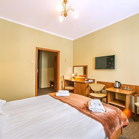 Hotel Bristol Κίελτσε Εξωτερικό φωτογραφία