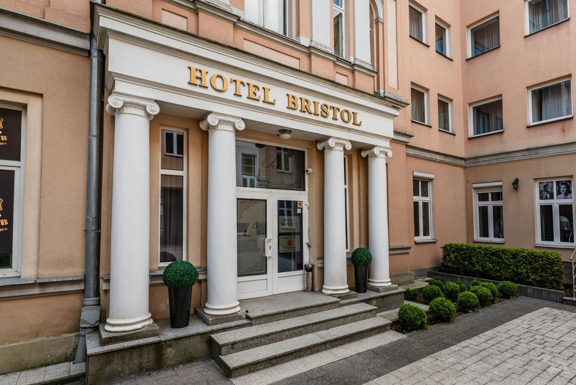 Hotel Bristol Κίελτσε Εξωτερικό φωτογραφία