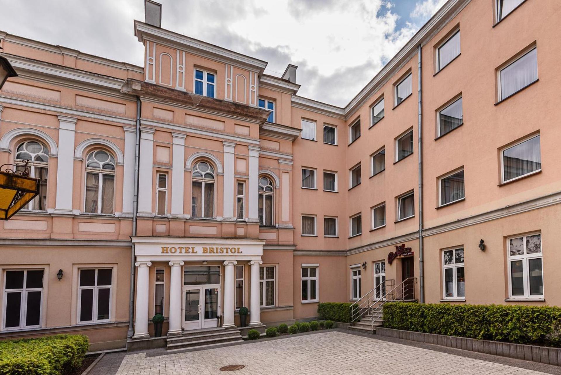Hotel Bristol Κίελτσε Εξωτερικό φωτογραφία