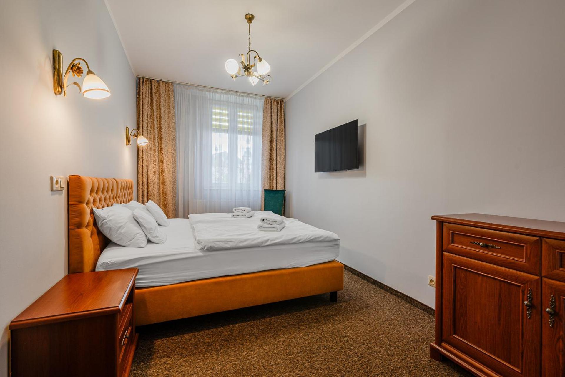 Hotel Bristol Κίελτσε Εξωτερικό φωτογραφία