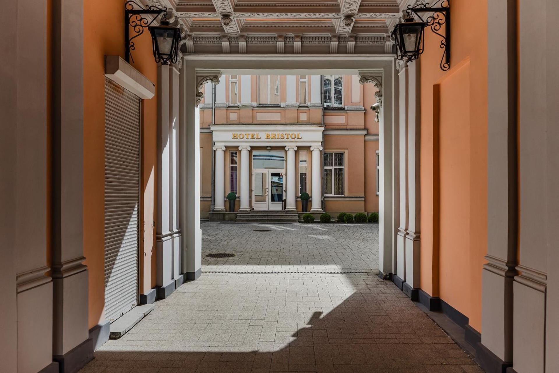 Hotel Bristol Κίελτσε Εξωτερικό φωτογραφία