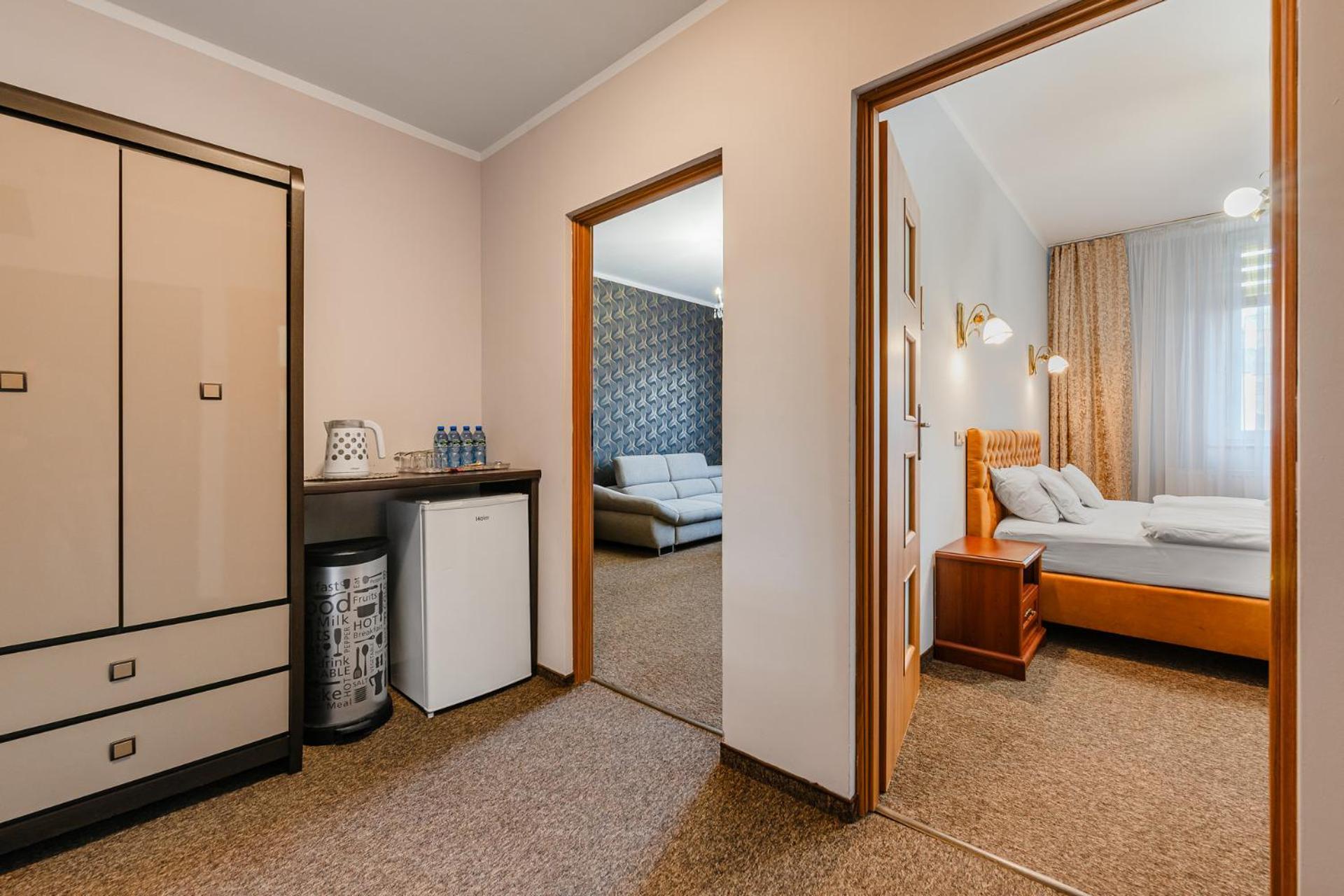 Hotel Bristol Κίελτσε Εξωτερικό φωτογραφία