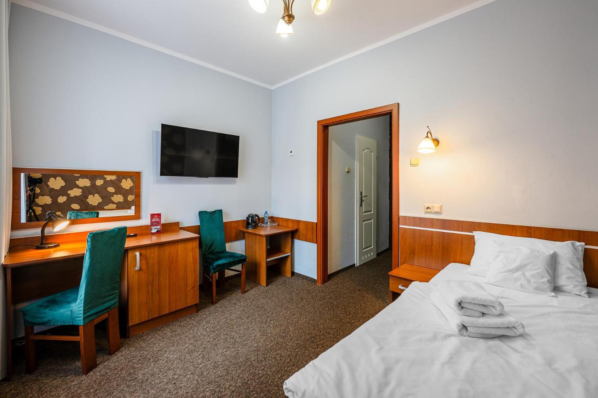 Hotel Bristol Κίελτσε Εξωτερικό φωτογραφία