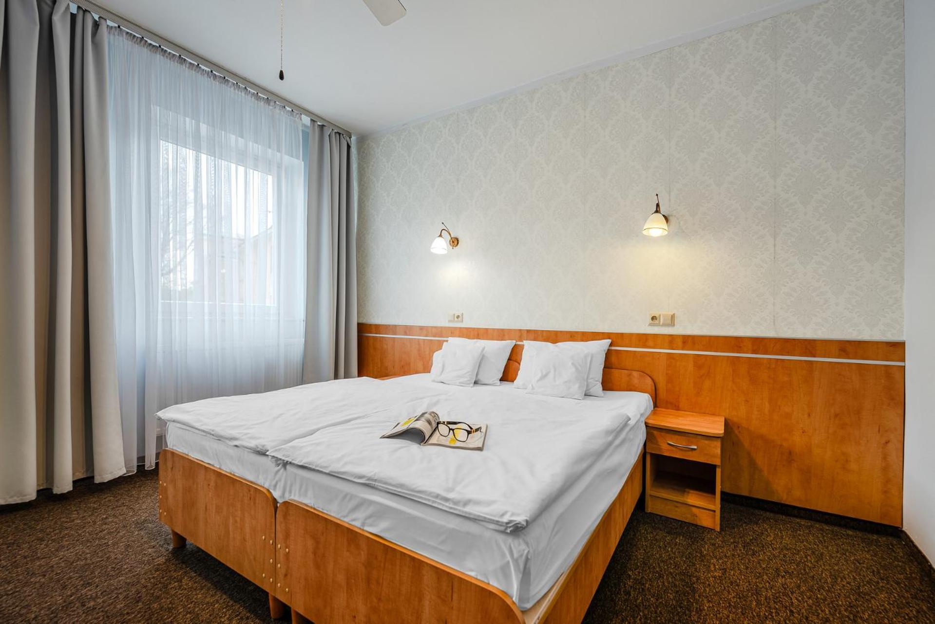 Hotel Bristol Κίελτσε Εξωτερικό φωτογραφία