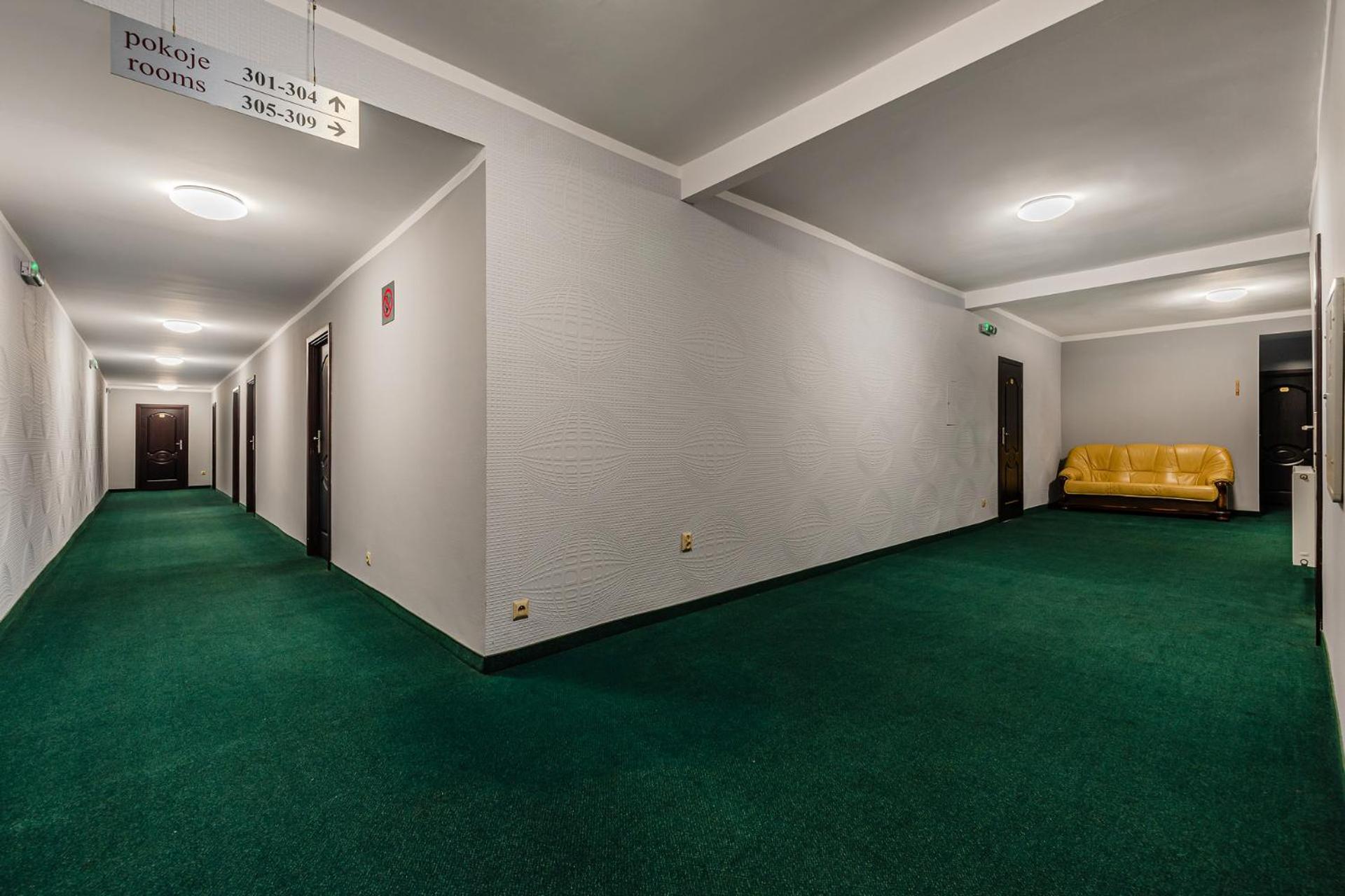Hotel Bristol Κίελτσε Εξωτερικό φωτογραφία