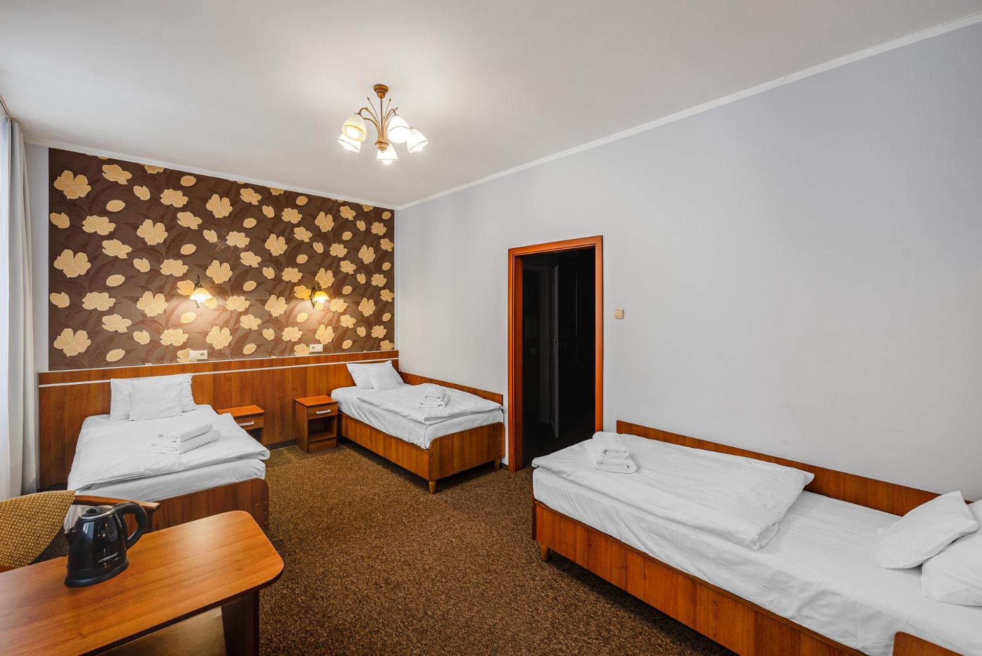 Hotel Bristol Κίελτσε Εξωτερικό φωτογραφία