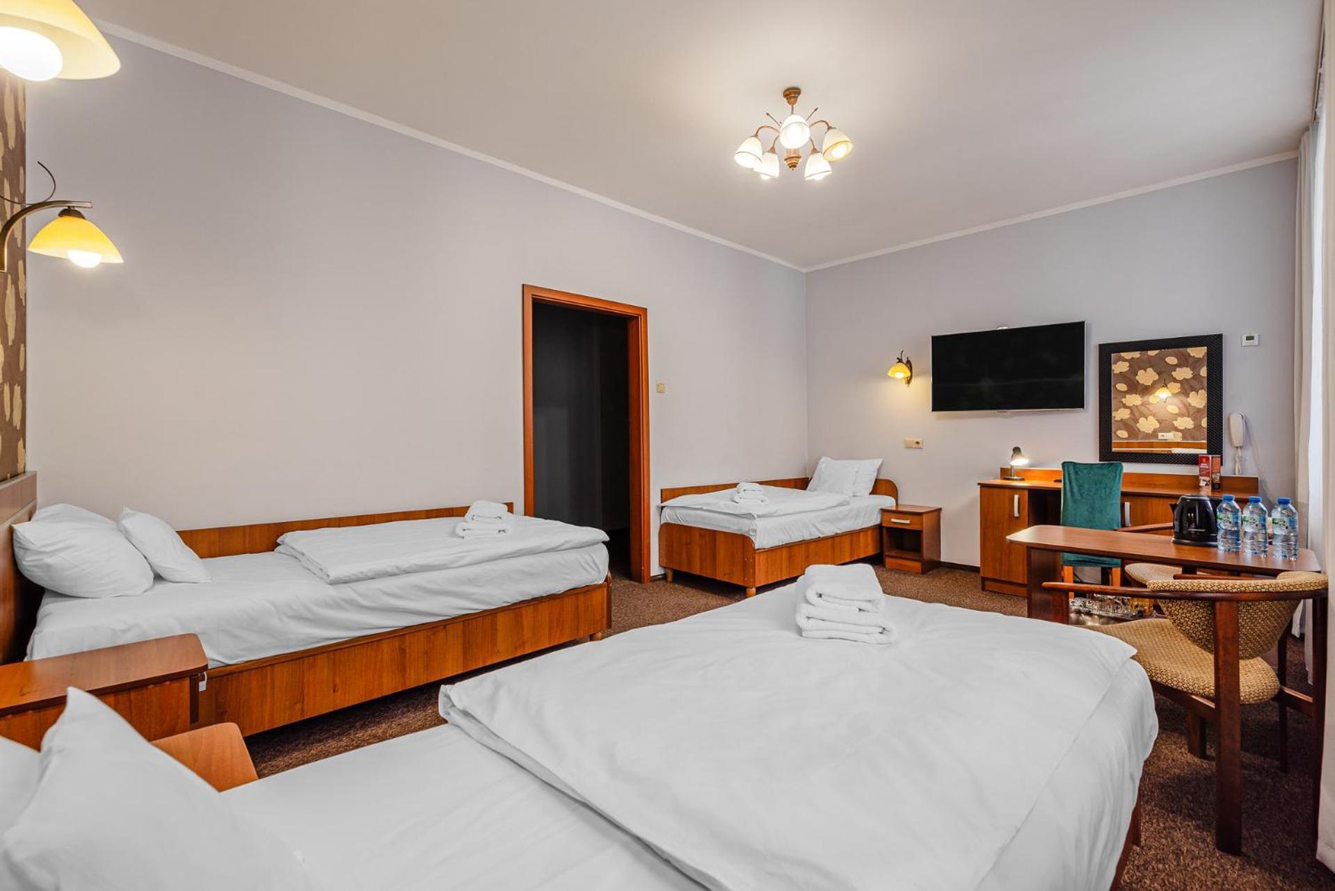 Hotel Bristol Κίελτσε Εξωτερικό φωτογραφία
