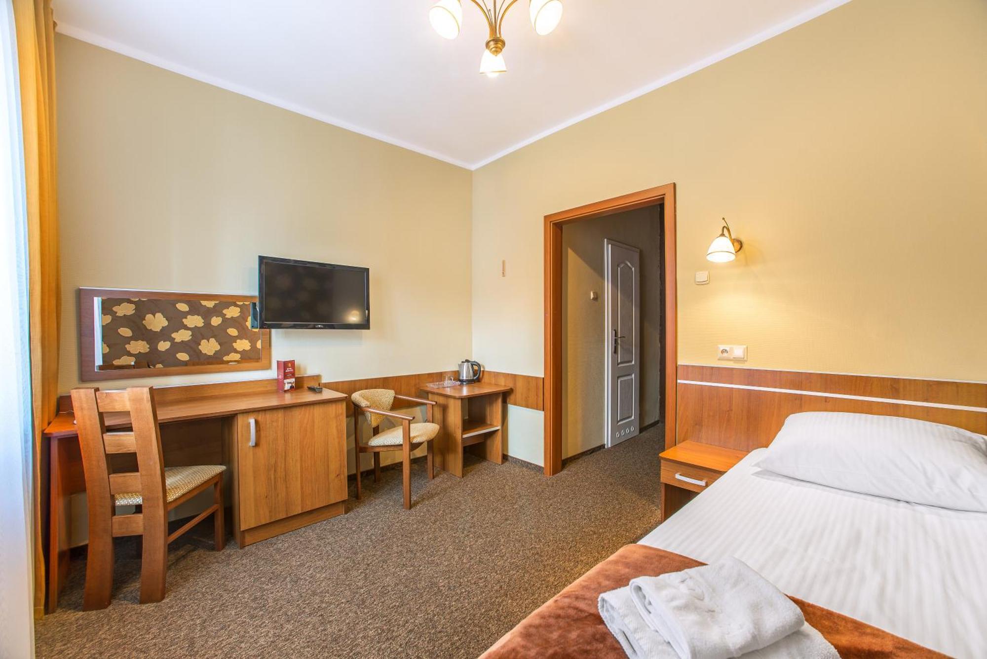 Hotel Bristol Κίελτσε Δωμάτιο φωτογραφία